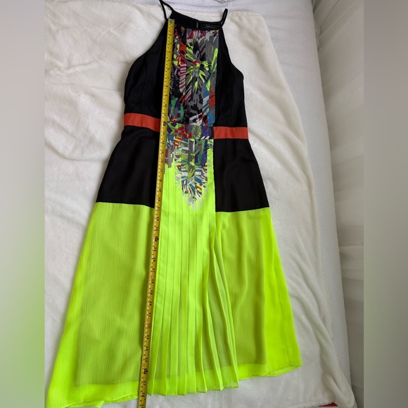 BCBGMaxAzria Black and Neon Green Floral Dress size 6 NWOT - Picture 13 of 13